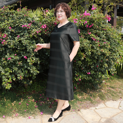 夏大码胖妈妈宽松显瘦减龄连衣裙