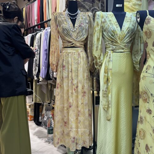 法式复古烫金提花V领显瘦两件套