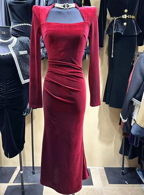 LUO黑色金丝绒礼服长裙2024秋冬高端轻奢别致方领鱼尾包臀连衣裙