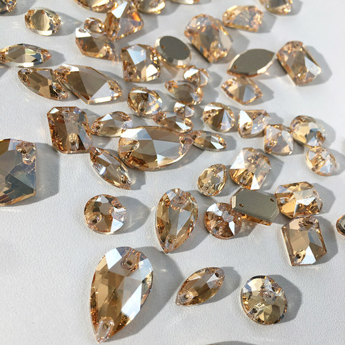 平底倒边双孔平扣手缝石金色魅影