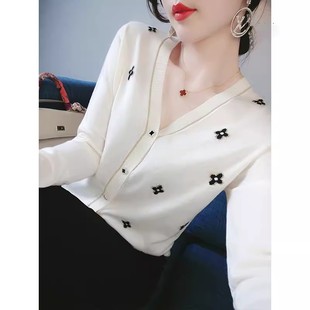 毛衣女时尚 胖MM大码 V领针织开衫 2023春秋新款 上衣外套女外搭 女装