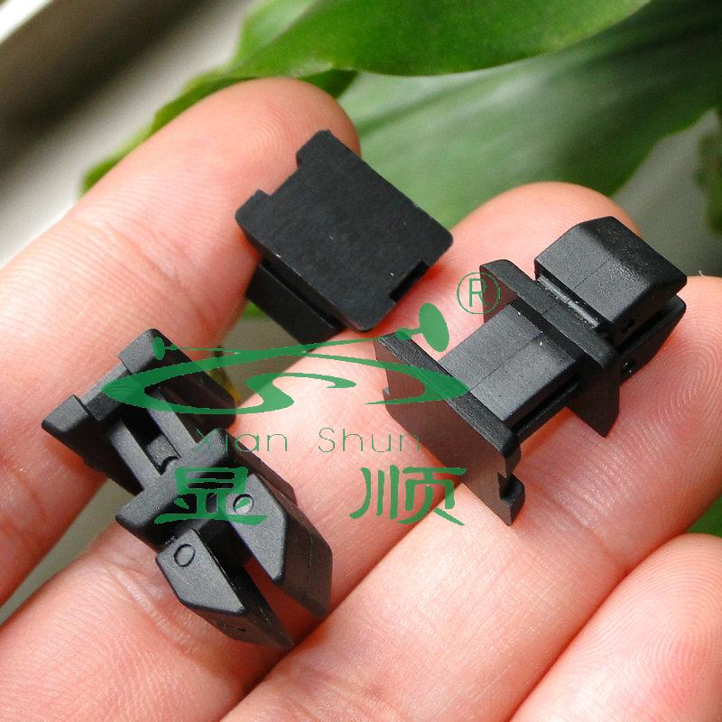 老款奔驰B级C级E级S级CLK级CLS级SLK级SL级行李箱后备箱槛板卡扣