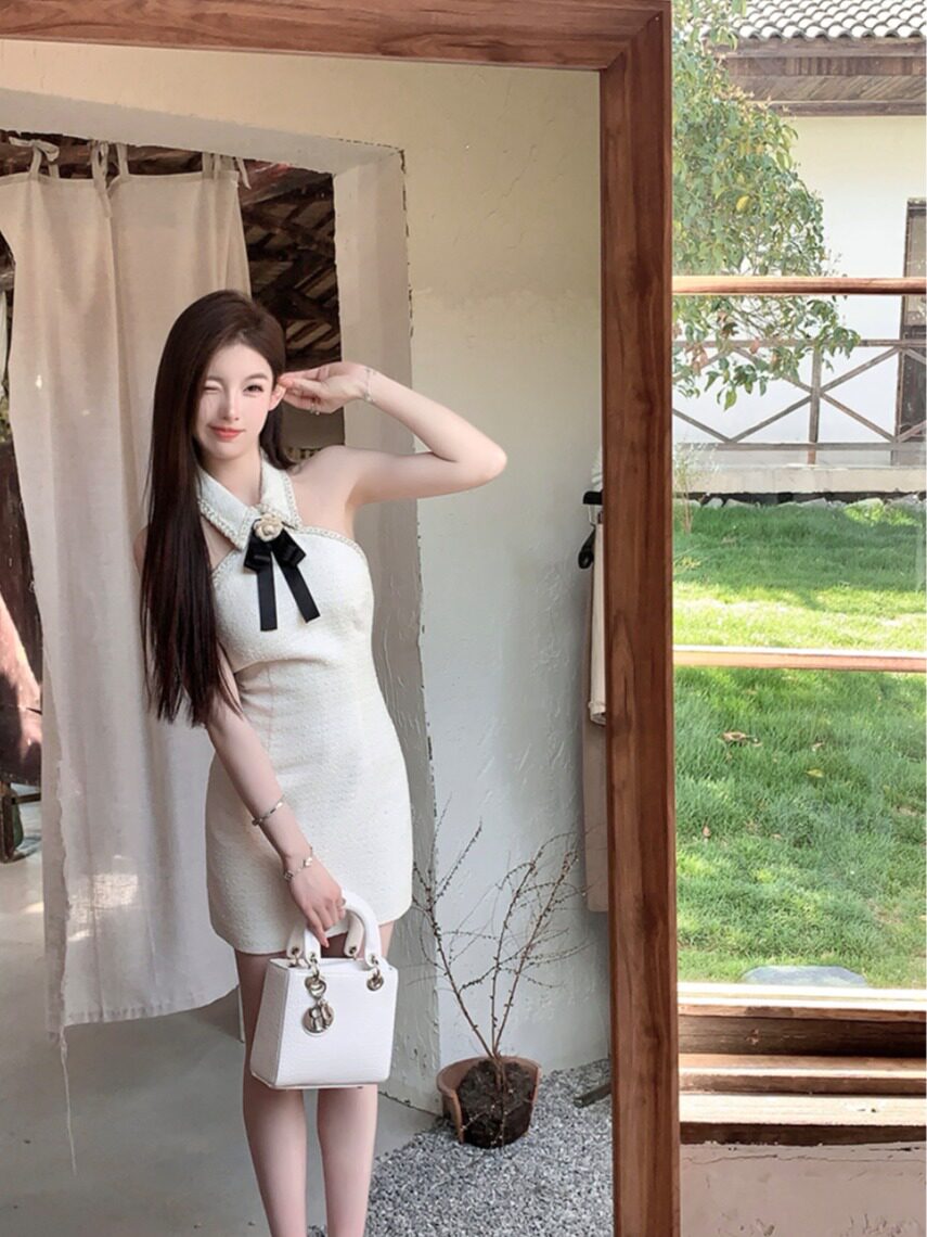 FairyJiang 夏季气质小香白色无袖挂脖连衣裙显瘦包臀短裙 含领结
