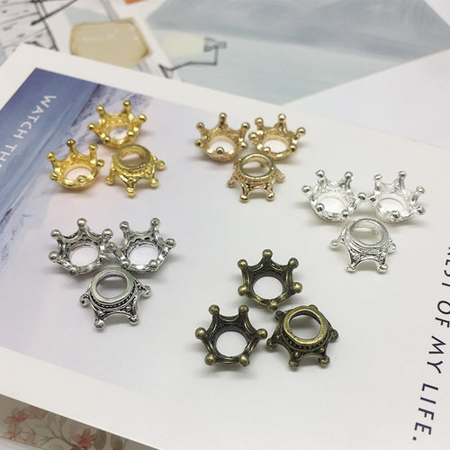 时尚立体皇冠隔珠挂件