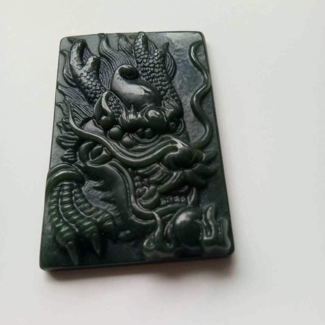 天然新疆和田玉墨玉青玉大龙牌吊坠龙头玉石生肖龙玉牌玉坠四六牌