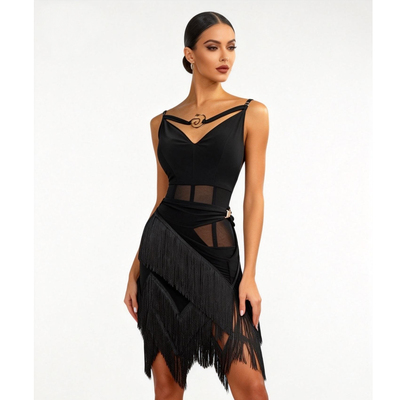 镂空绑带高腰设计，多层次流苏