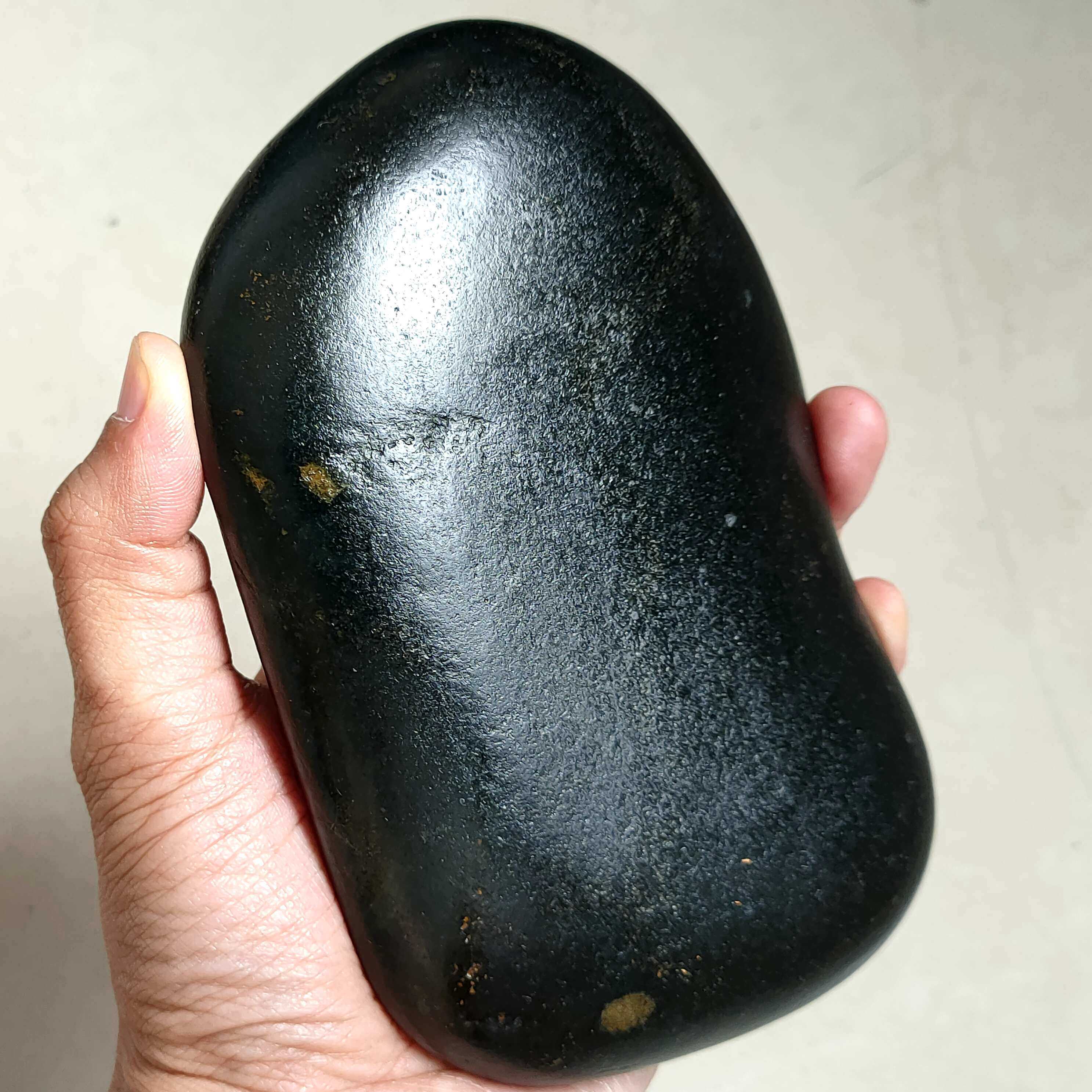 598g新疆和田黑青籽料原石天然无修牌子大块纯黑黑青墨玉籽