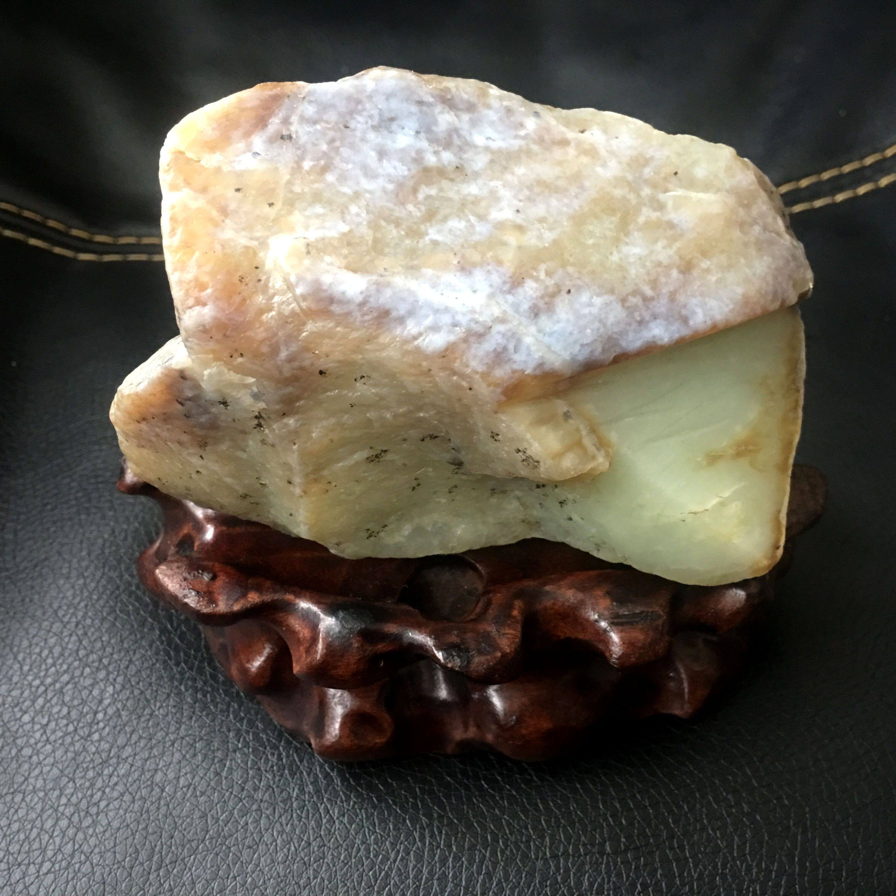 358g新疆和田且末糖白玉山料原石 糖白玉高密度山料料牌子料