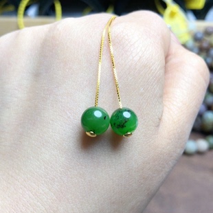 Z672 天然和田玉碧玉耳线猕猴桃乌兰海约7-8mm辣绿