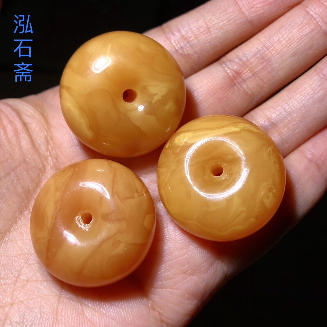 1A727 天然蜜蜡妖花面包扣吊坠26-28mm鸡油黄妖花平安扣挂件 编绳