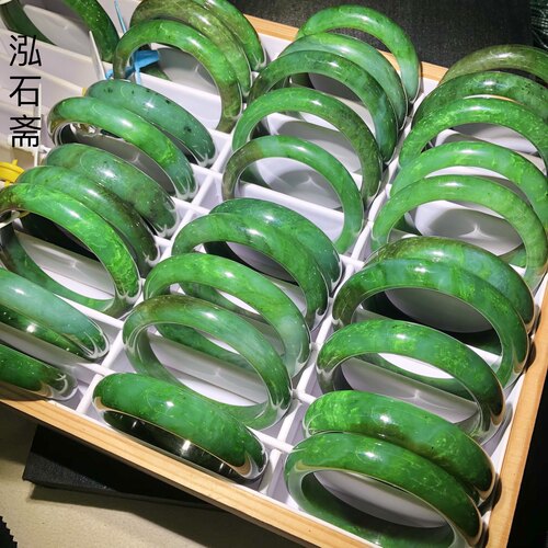 1A950 天然和田玉碧玉手镯北极玉飘翠地心料正装微瑕一物一图清货