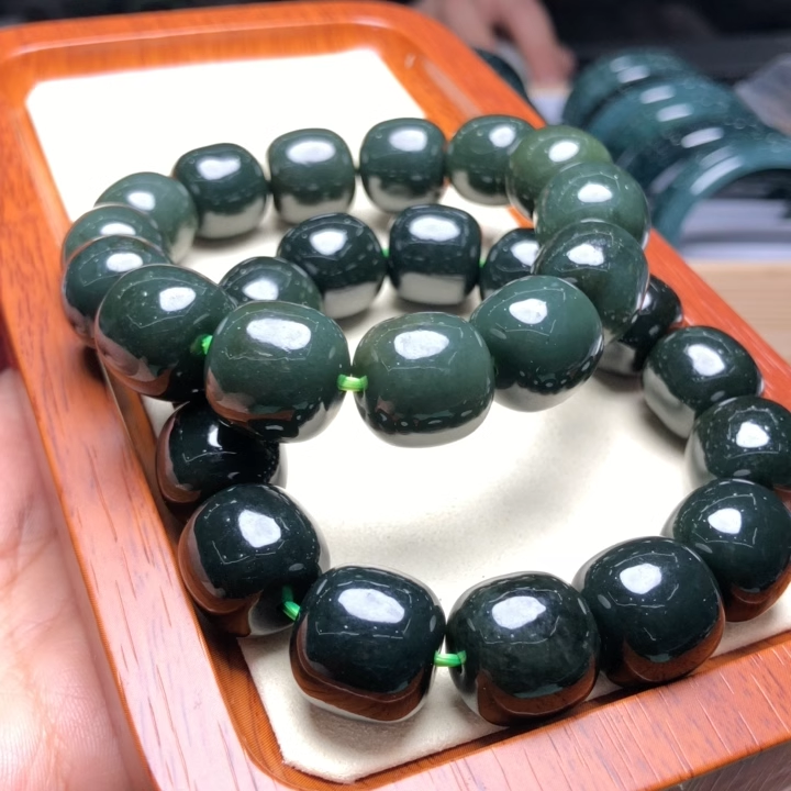 m714 天然和田玉手链15-16mm塔青老型青玉手链男款送盒子 - 实物图