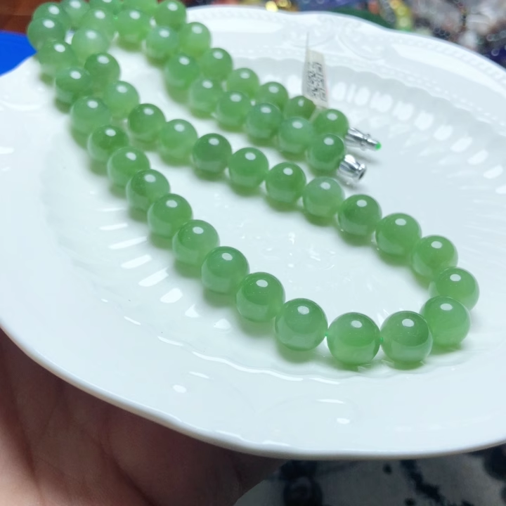 天然和田玉碧玉苹果绿项链9/10mm