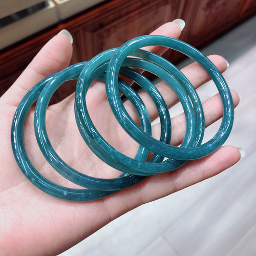 S753 天然A货翡翠手镯蓝水叮当镯美人条女玉镯 支持复检