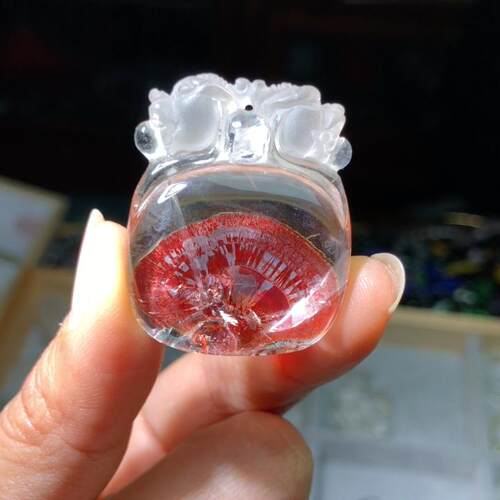 WW0910 一物一图天然红胶花水晶吊坠高货聚宝盆红凤羽34/28mm编绳