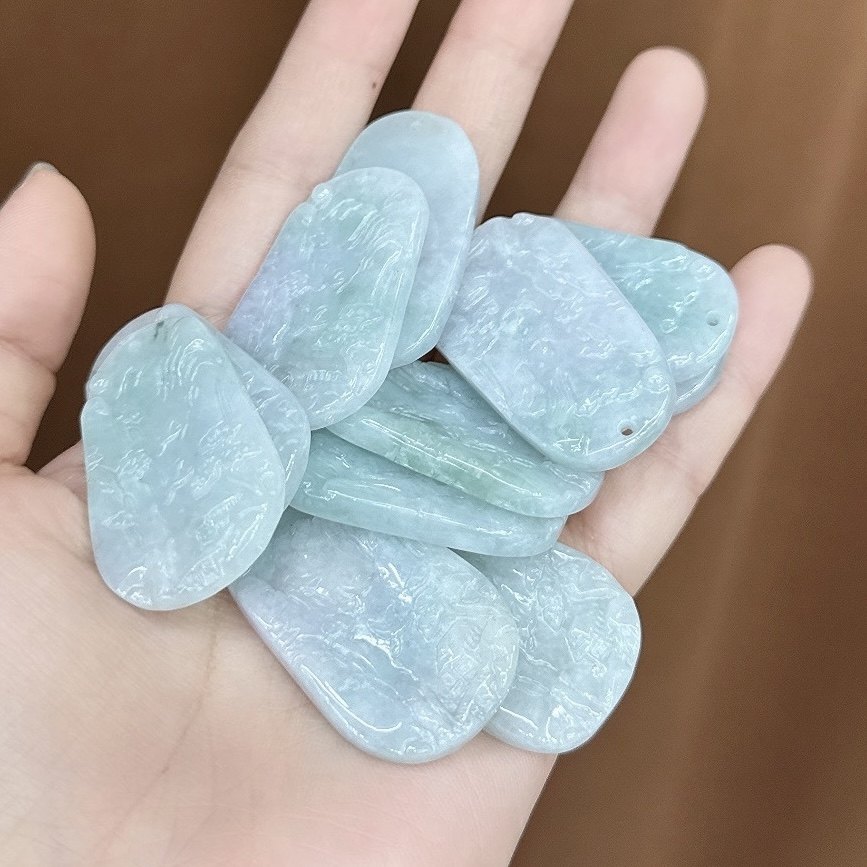 a货翡翠山水牌吊坠毛衣链随机发货飘花翡翠