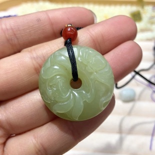 N931天然和田玉吊坠平安扣黄口27x11mm