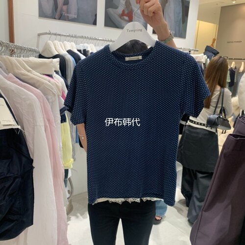 圆领点点休闲修身时尚短袖T恤