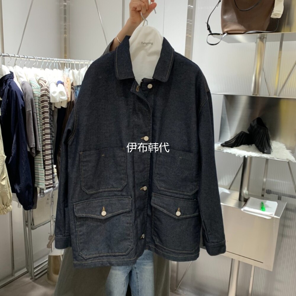 翻领深色多口袋宽松牛仔外套夹克图片