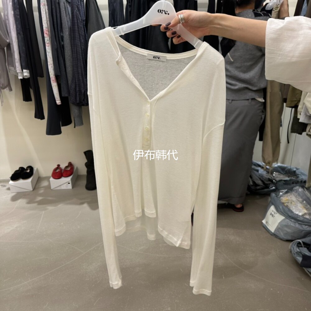 圆领薄款多纽扣宽松套头T恤女图片