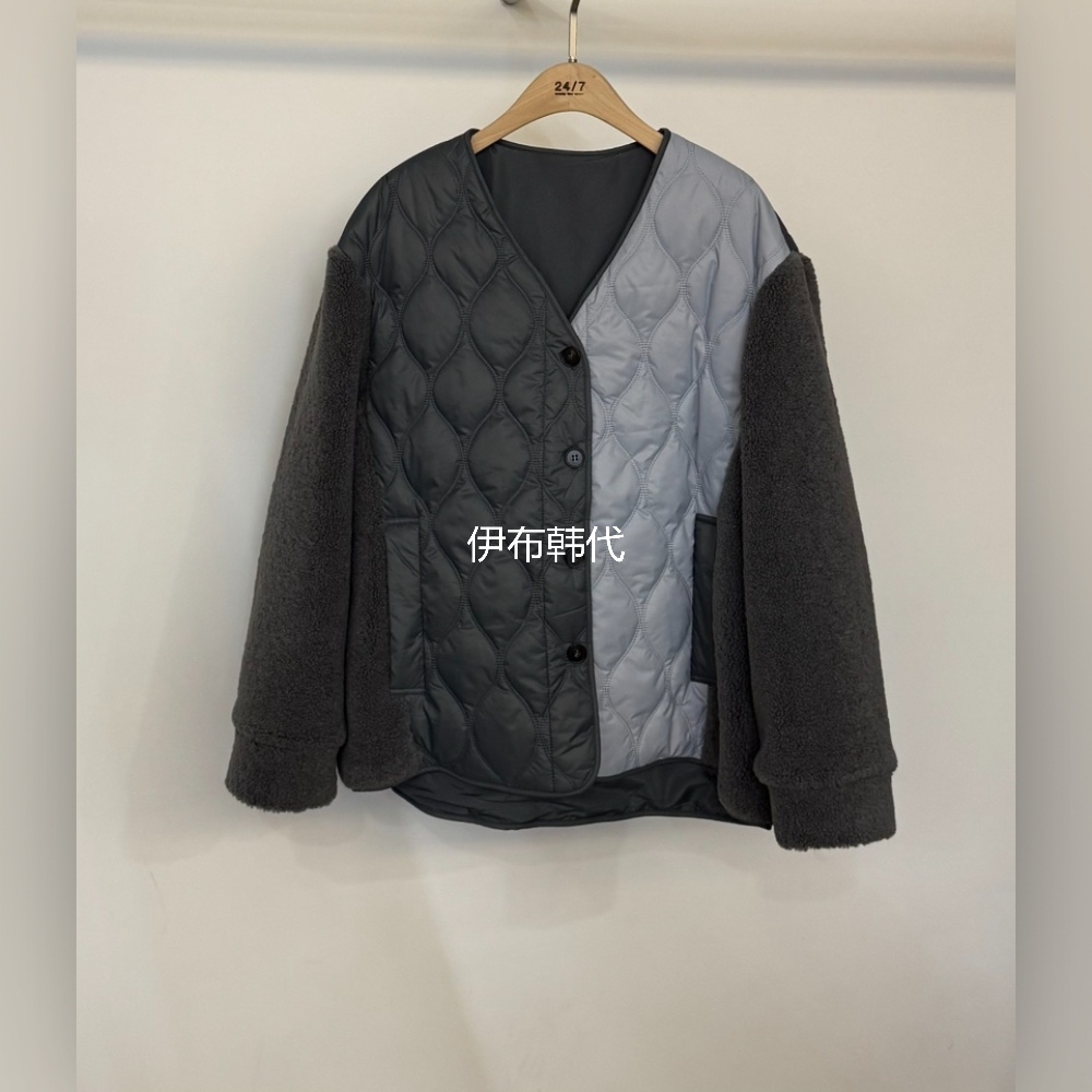 不对称撞色仿羊羔绒拼接棉服外套