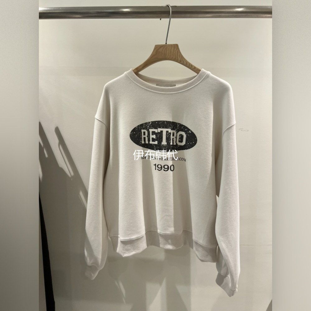 圆领做旧字母休闲套头卫衣女