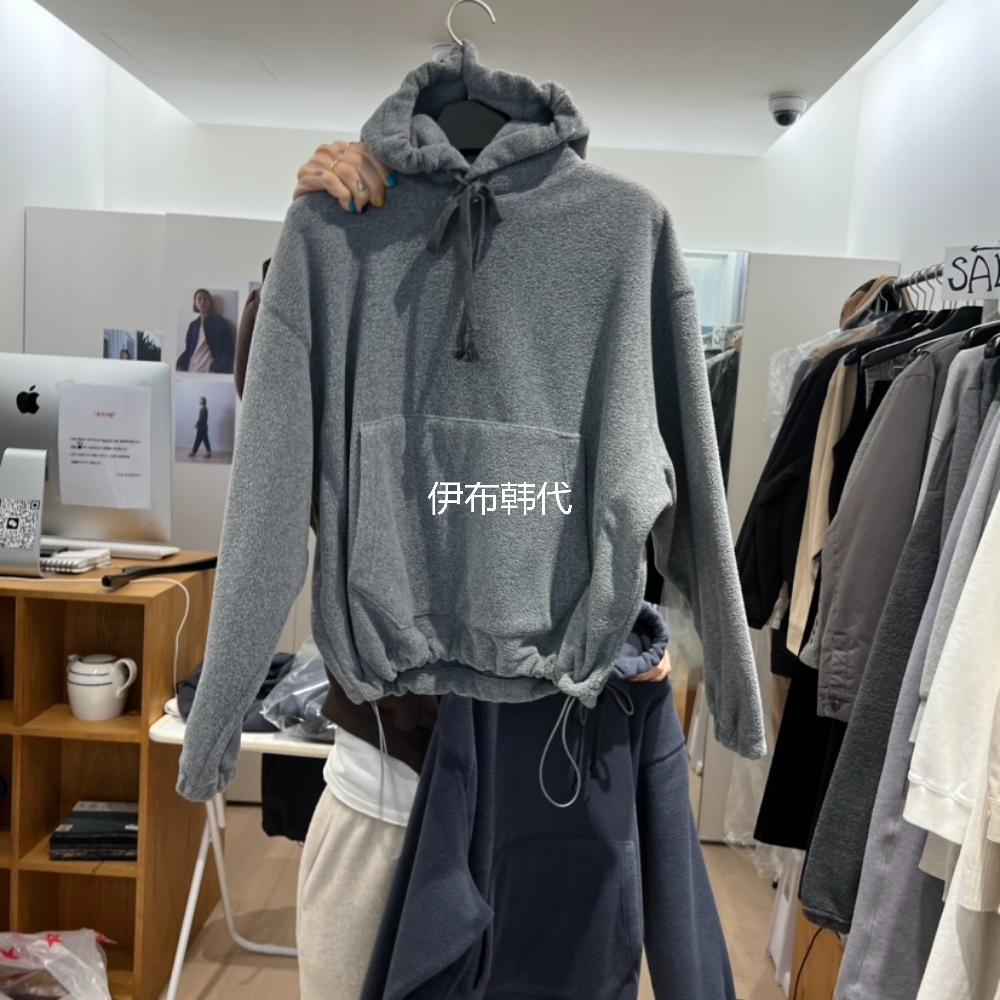 连帽抽绳大口袋仿羊羔毛卫衣