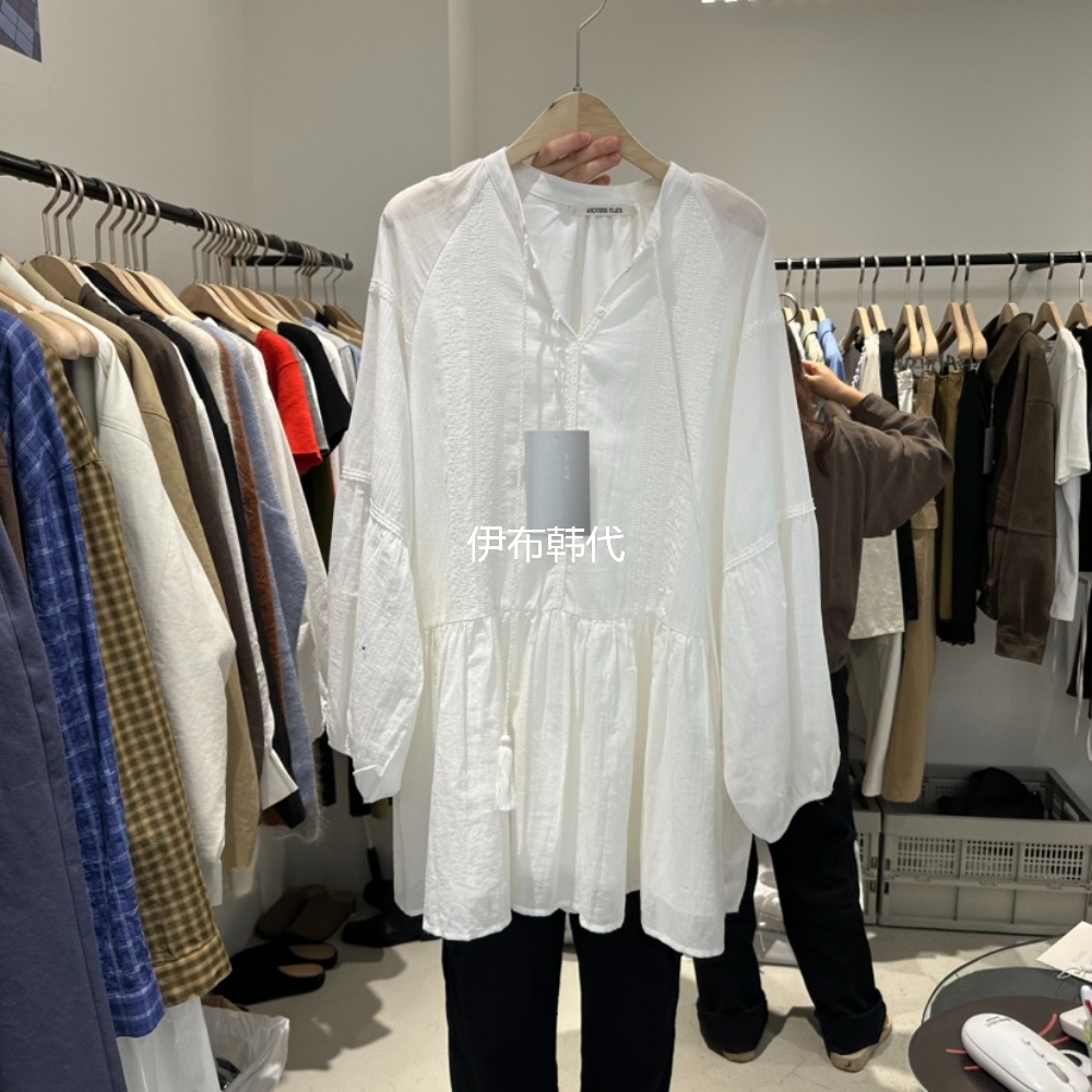 圆领白色纽扣绑带娃娃裙连衣裙