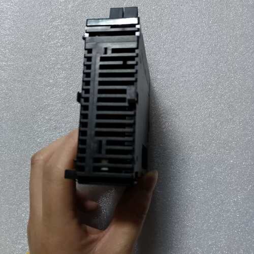 议价松下FP7输出单，型号AFP7Y64T，实物拍摄。功能完好