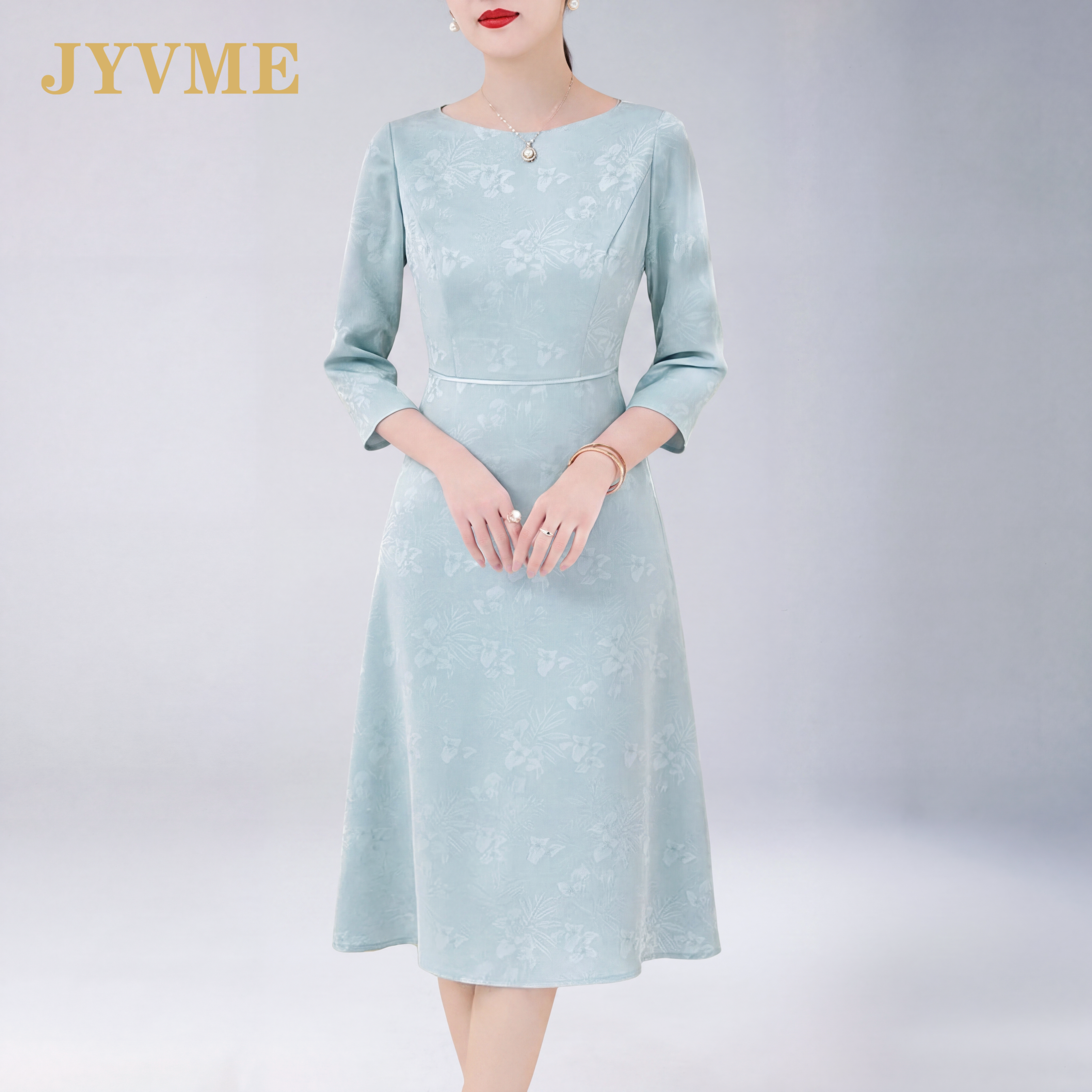 JyVme轻奢2026秋季新品连衣裙女修身减龄气质优雅收腰提花裙子