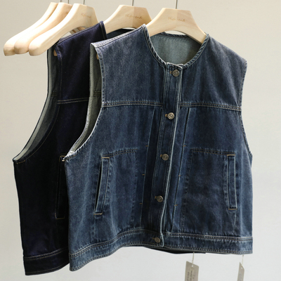 时尚牛仔马甲外套休闲风