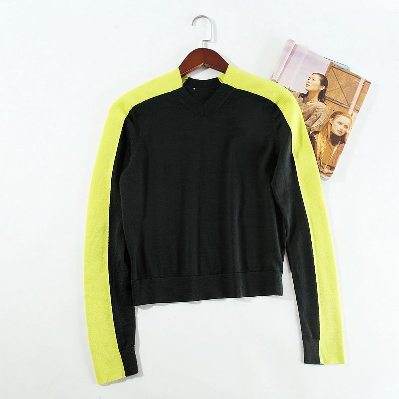 女装C家羊毛拼色针织衫