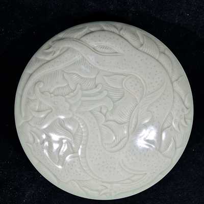 雕刻捧盒秘色瓷晋唐古越窑