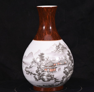 大清乾隆年制木纹粉彩墨彩山水江南胜景玉壶春瓶