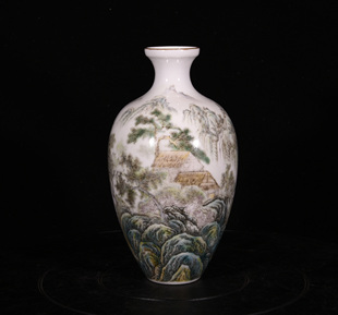 建国初期汪小亭绘粉彩山水图描金梅瓶