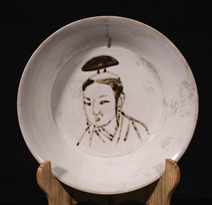 大宋大辽国定窑白釉褐彩肖观音肖像画折腰碗笔洗