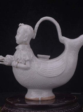 大元卵白釉枢府瓷人鱼壶