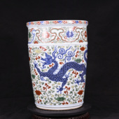 大明嘉靖年制斗彩缠枝灵芝穿花游龙纹画缸