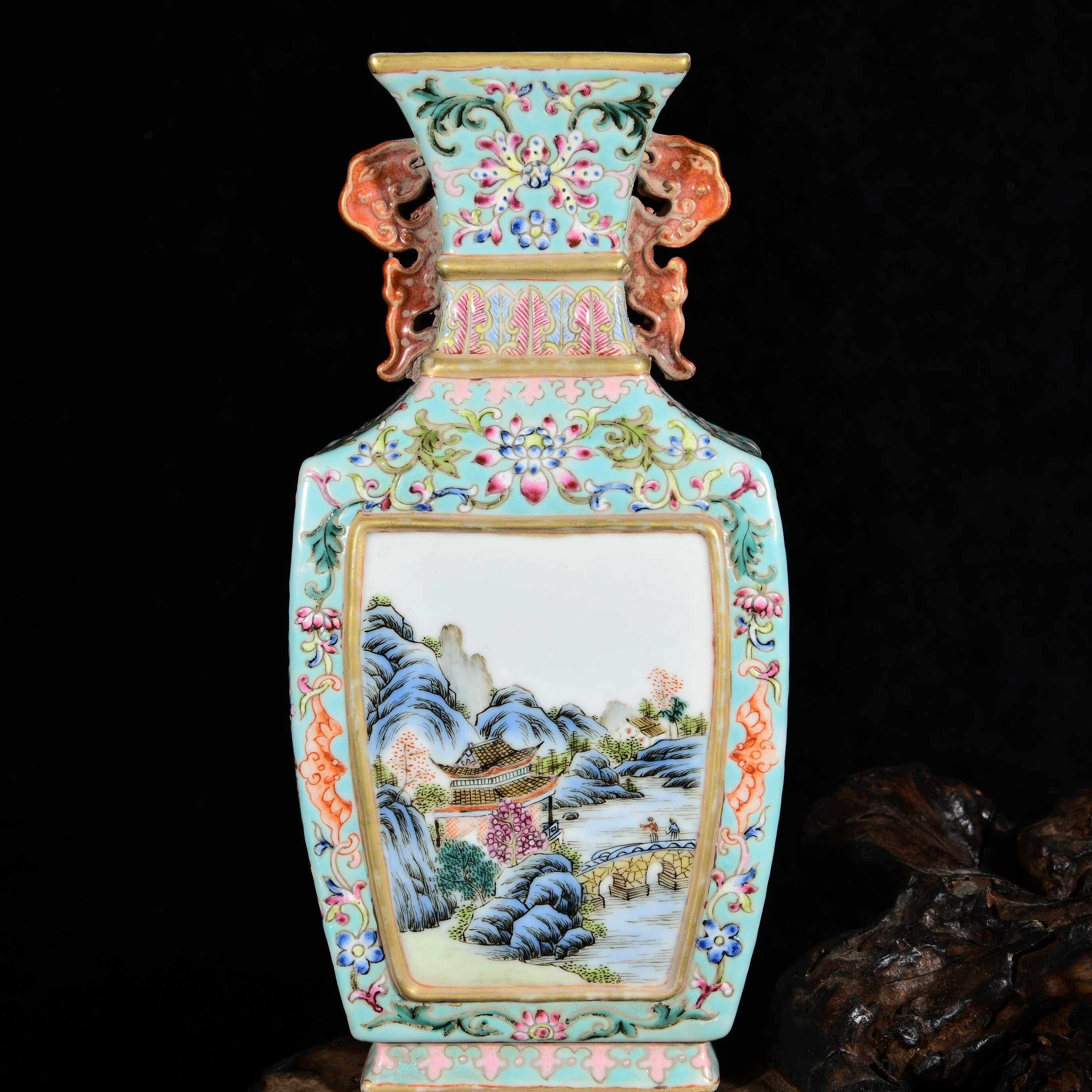 大清咸丰蔚秀园主人制洋彩粉彩珐琅彩本色真金山水纹四方尊瓶