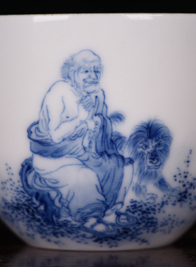 清康熙青花狮子罗汉居和堂制酒杯茶杯