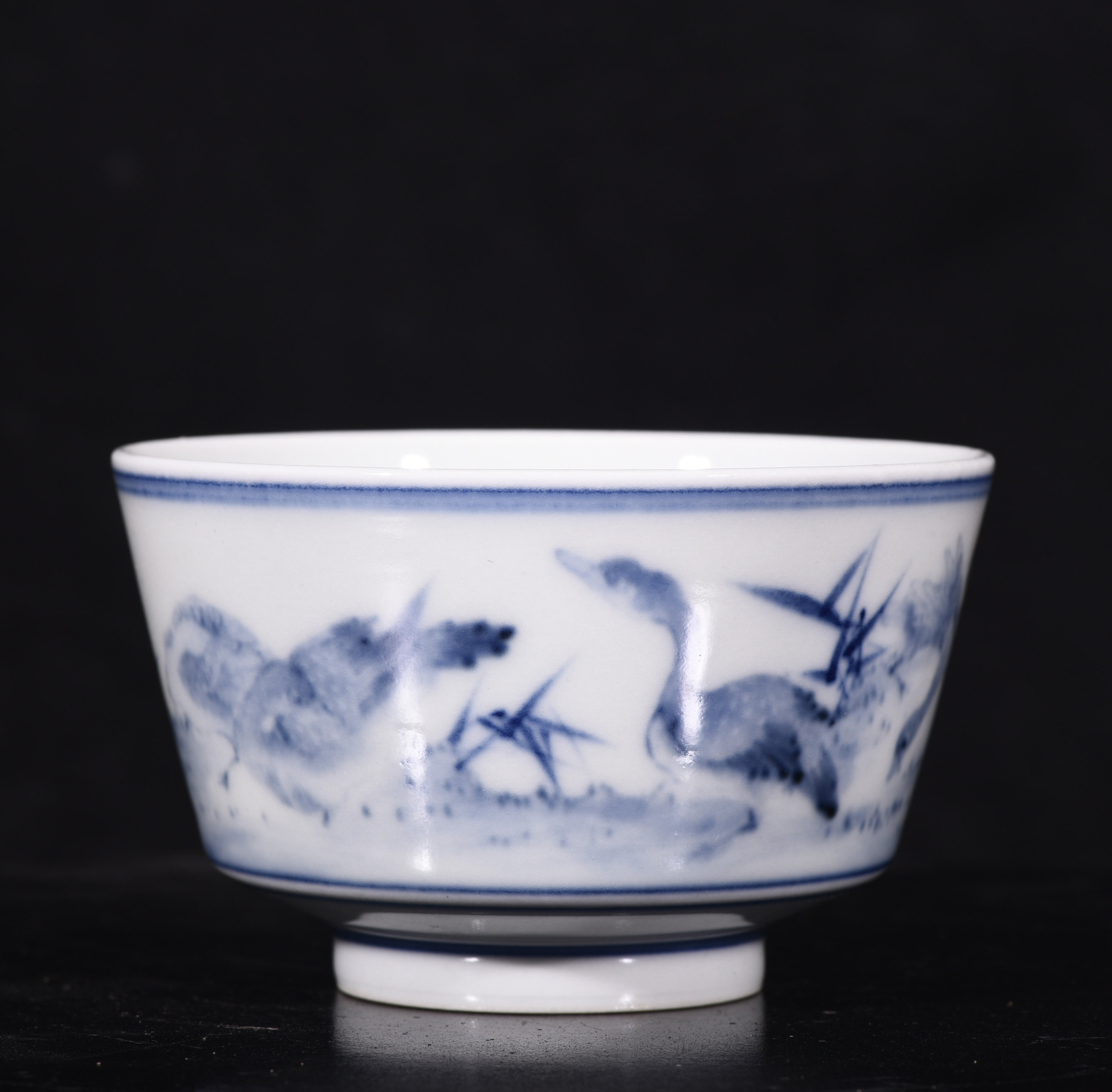 大清康熙年制青花芦雁飞鸣食宿图酒杯茶杯