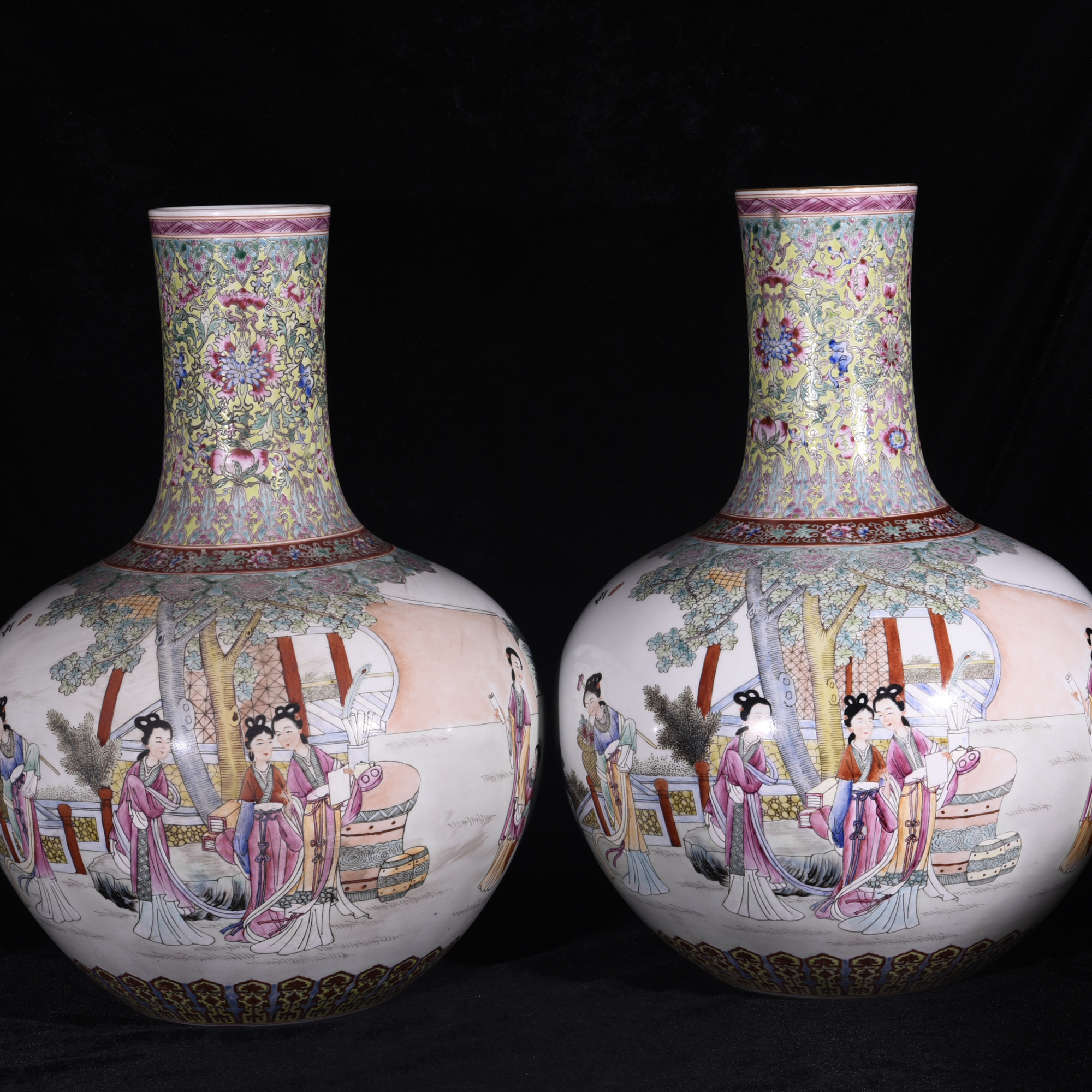 大清乾隆年制洋彩粉彩金陵十二钗人物故事纹天球瓶