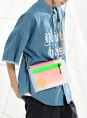 the MAD HAT cher「水行」透明撞色防泼水夏鞍囊包荧光度假斜挎包