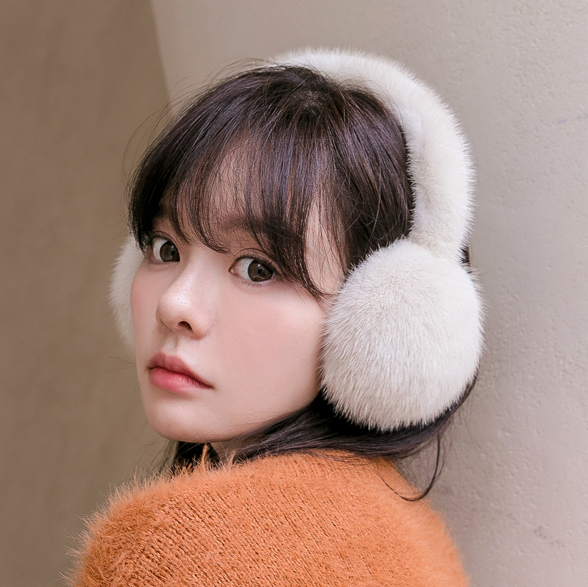 남성과 여성을 위한 질감 있는 하이 엔드 밍크 모피 전체 가죽 전체 모피 잔디 귀마개 겨울 모피 귀마개 따뜻한 귀 가방