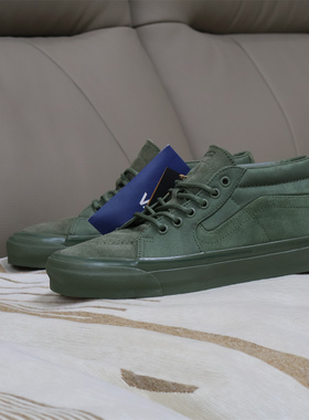 VC体育 VANS MID军绿中帮滑板鞋休闲设计款百搭款断码VN000E7JAMB
