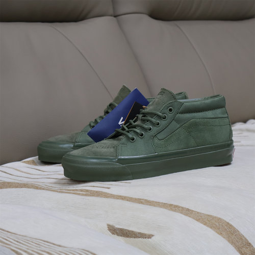 VC体育VANSMID军绿中帮滑板鞋