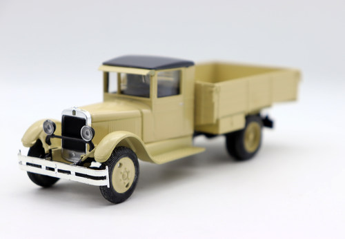 1/43合金吉斯老式卡车运输车模型