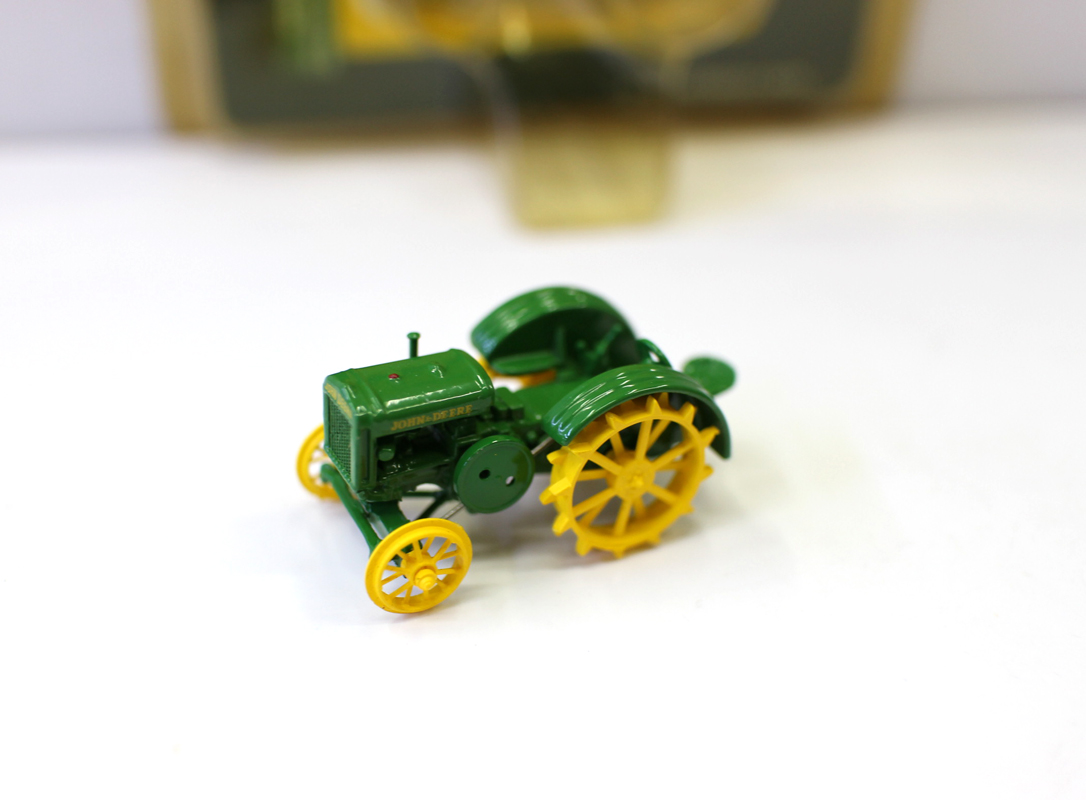 外贸1/87车模 JOHN DEERE Tractor 约翰迪尔拖拉机合金模型HO摆件