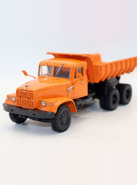 1/43 KRAZ 256B克拉斯卡车老式重型柴油运输车合金模型摆件
