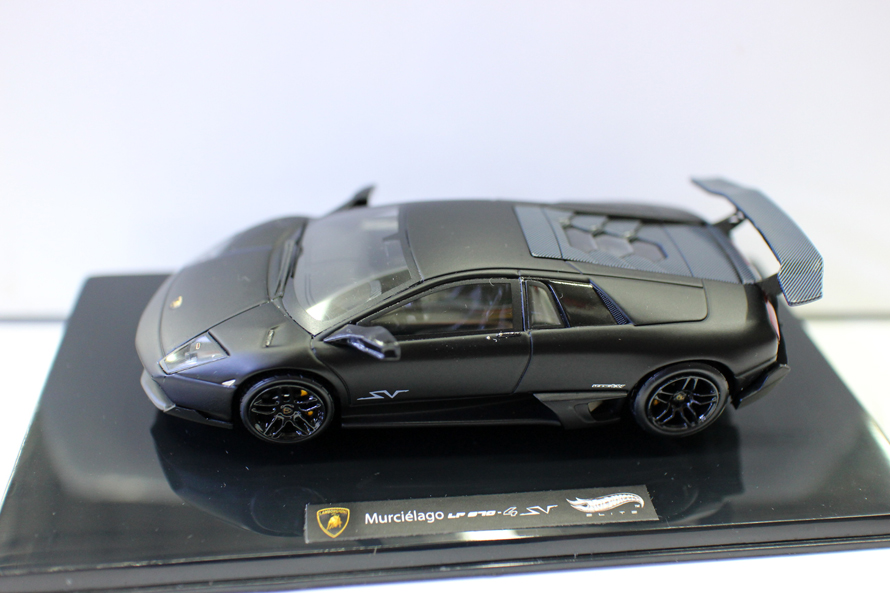 风*火轮1:43合金车 Murcielago LP670-4 SV兰博基尼跑车模型摆件